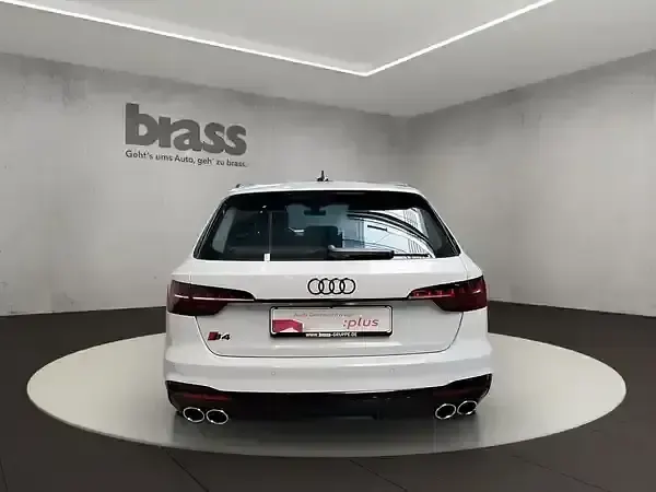 Używany Audi S4 Ambiente 341 KM (250 kW) 2023 Biały Kombi