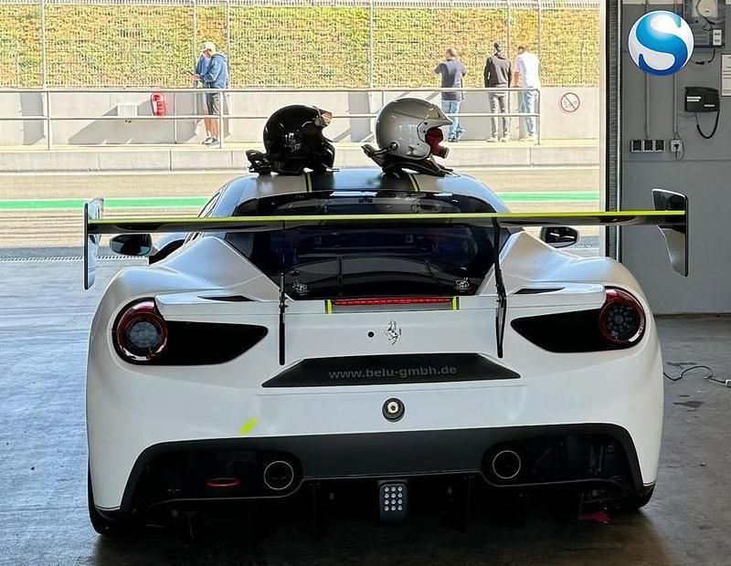 Gebraucht Ferrari 488 670 PS (492 kW) 2018 Weiss weiss Coupé