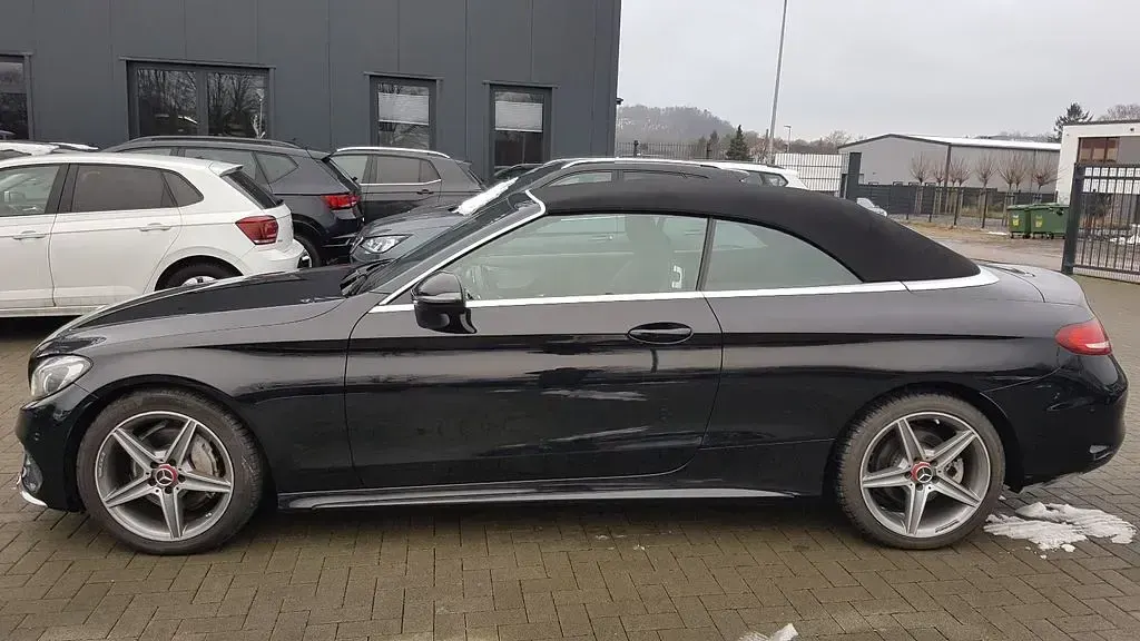 Gebraucht Mercedes C180 AMG line 156 PS (114 kW) 2017 Schwarz Cabrio