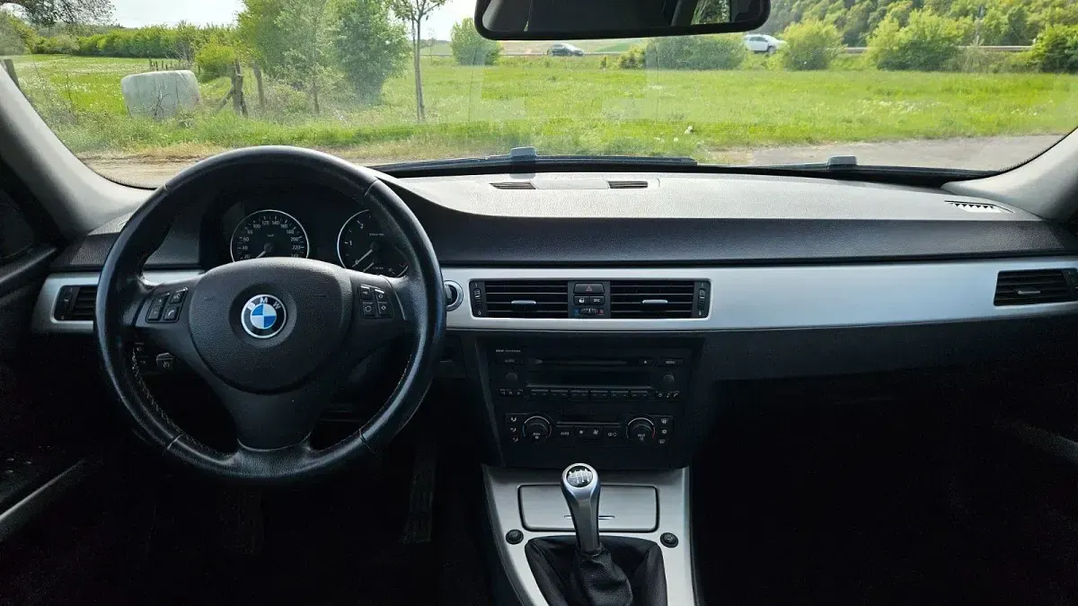 Używany BMW 330 Shadowline 231 KM (169 kW) 2006 Niebieski Kombi