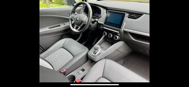 Gebraucht Renault Zoe Experience 80 kW (109 PS) 2021 Weiß Kleinwagen