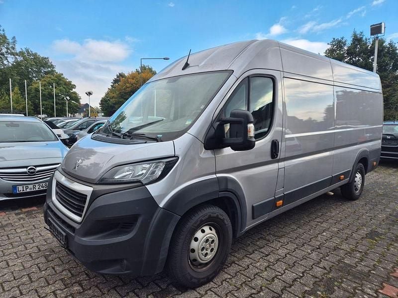 Grau Gebraucht 2021 Peugeot Boxer Premium Van | 9.900 € (Superpreis) - Bild 1/4