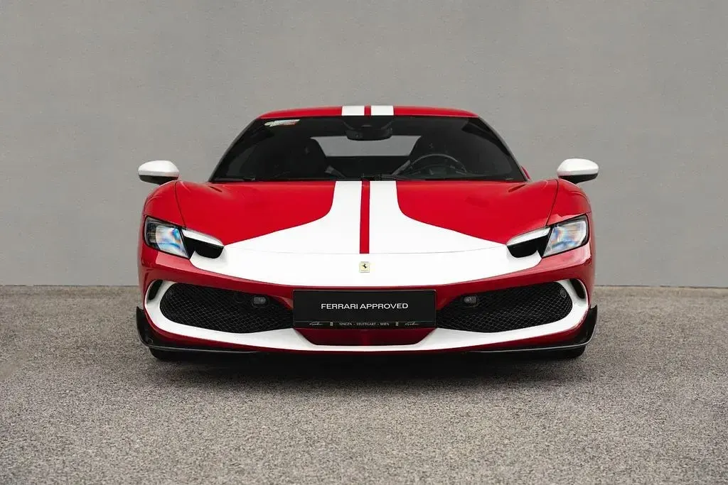 Gebraucht Ferrari 296 829 PS (609 kW) 2023 Rot