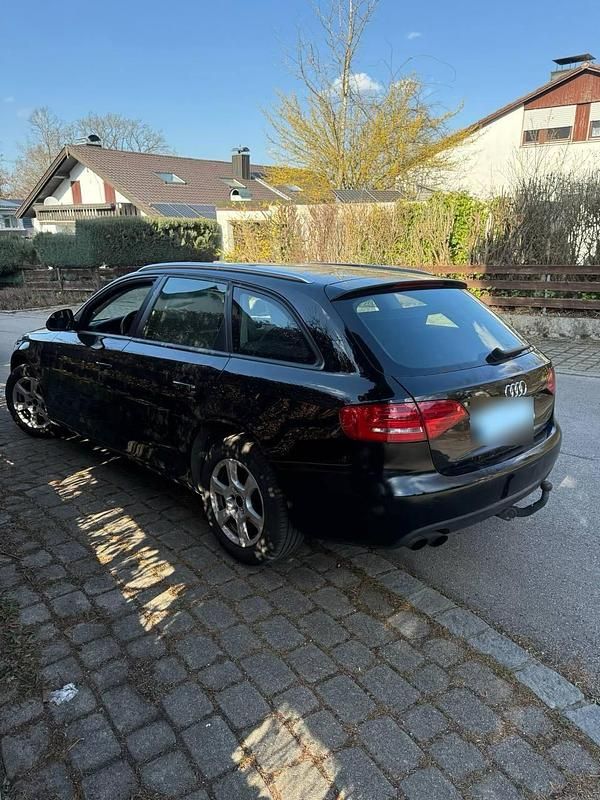 Gebraucht Audi A4 130 PS (95 kW) 2009 Schwarz Kombi