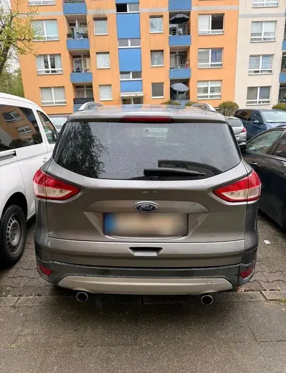 Gebraucht Ford Kuga Trend 163 PS (119 kW) 2014 Grau SUV