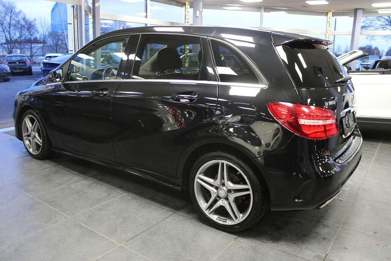 Gebraucht Mercedes B200 AMG line 109 PS (80 kW) 2015 Schwarz Van / Kleinbus