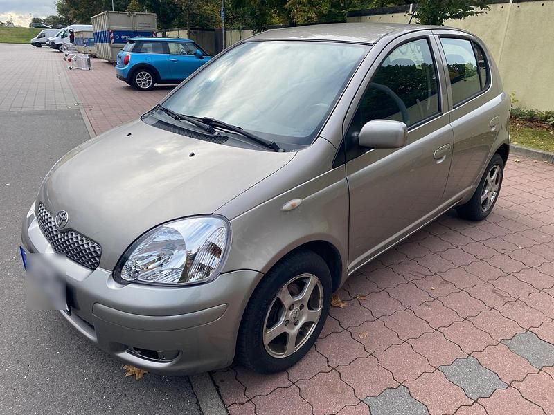 Gebraucht Toyota Yaris 87 PS (63 kW) 2005 Silber Kleinwagen