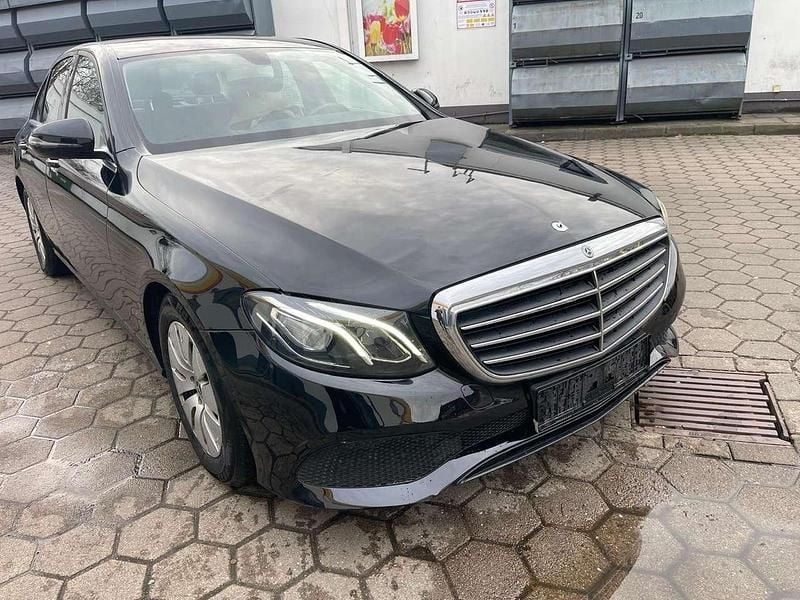 Gebraucht Mercedes E220 Edition 194 PS (142 kW) 2019 Other Limousine