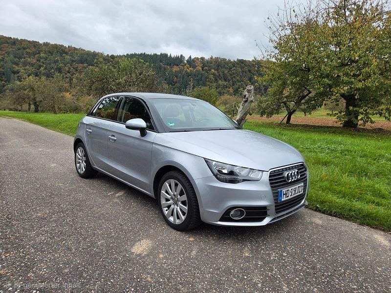 Silber Gebraucht 2015 Audi A1 Sportback Ambition Kleinwagen | 10.500 € (Fairer Preis) - Bild 1/4