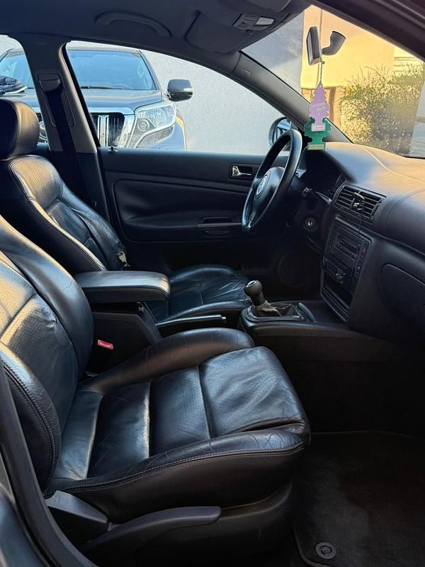 Gebraucht VW Passat 131 PS (96 kW) 2004 Grau Kombi