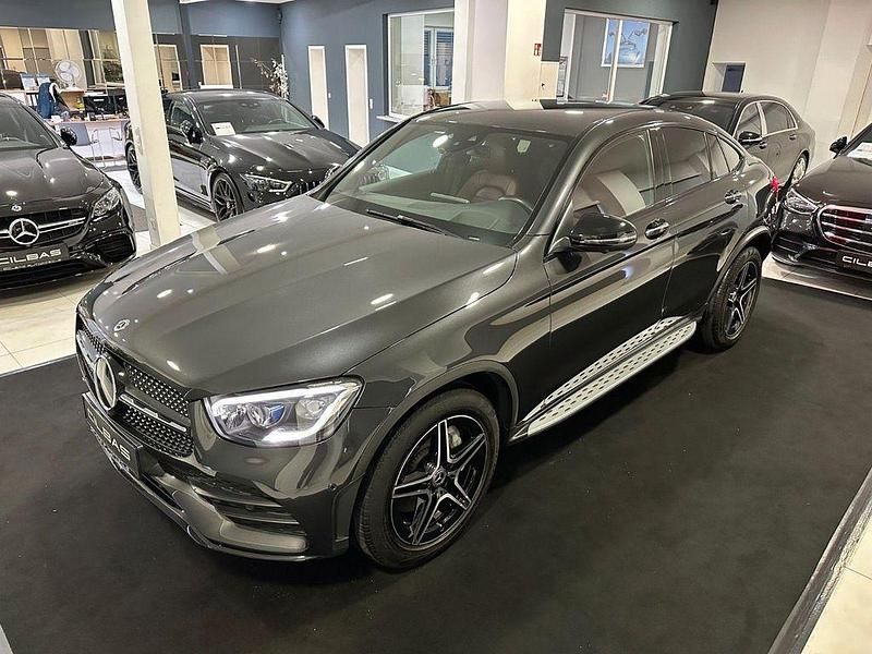 Grau Gebraucht 2019 Mercedes GLC300 AMG line Coupé | 40.900 € (Etwas zu teuer) - Bild 1/4