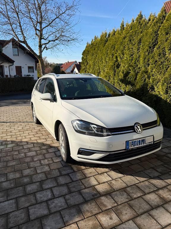 Weiß Gebraucht 2017 VW Golf VII Highline Kombi | 12.999 € (Superpreis) - Bild 1/4