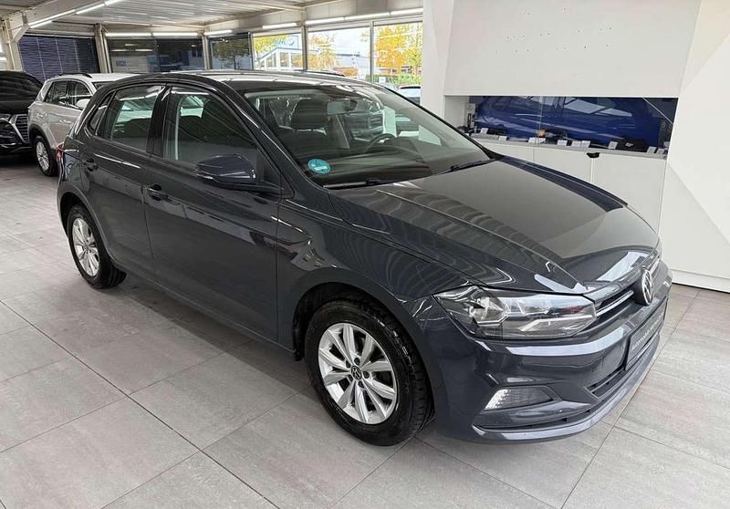 Grau Gebraucht 2021 VW Polo Comfortline Kleinwagen | 14.890 € (Fairer Preis) - Bild 1/4