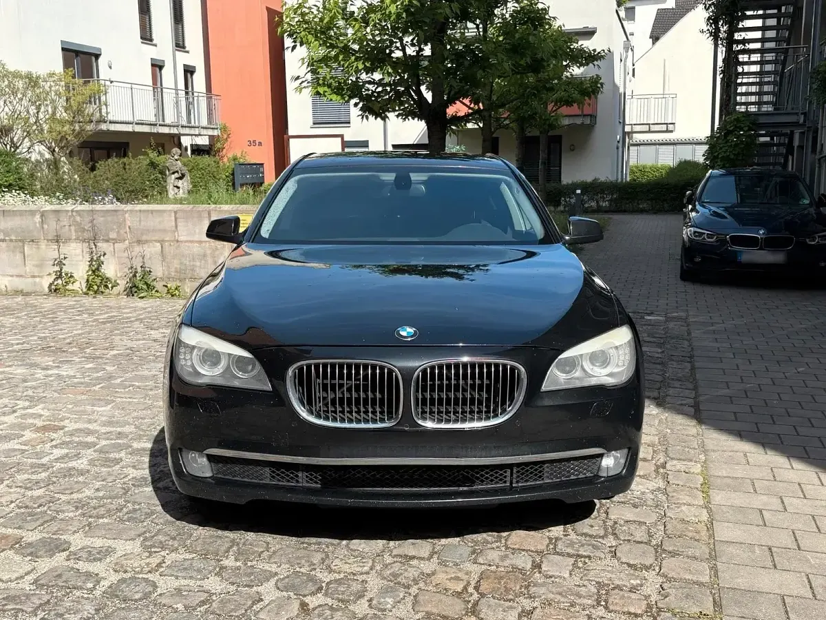 Gebraucht BMW 730 245 PS (180 kW) 2011 Schwarz Limousine