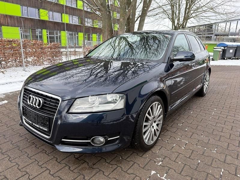 Gebraucht Audi A3 Sport 105 PS (77 kW) 2011 Blau Kleinwagen