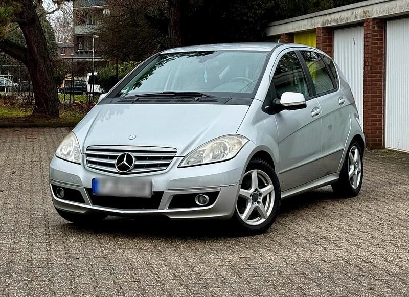 Silber Gebraucht 2009 Mercedes A150 Kleinwagen | 1.450 € (Fairer Preis) - Bild 1/4