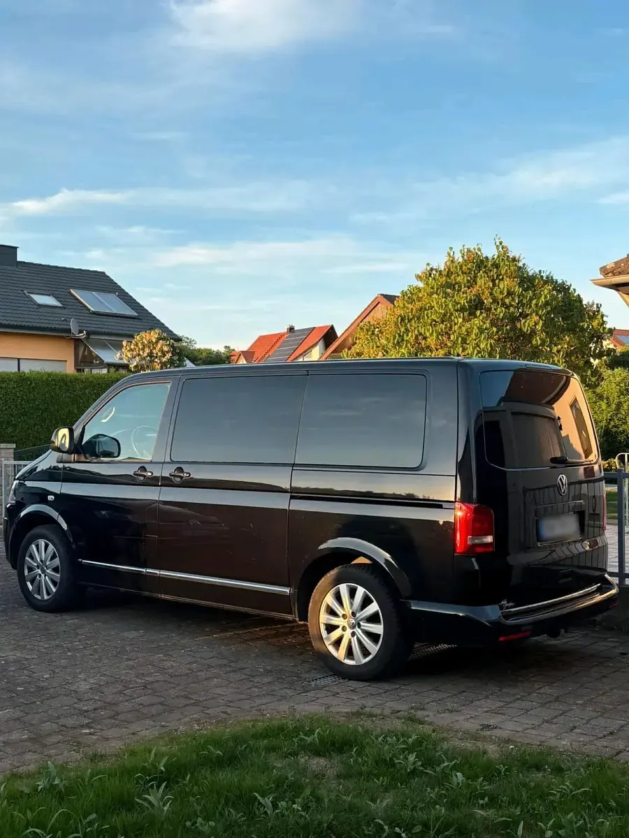 Gebraucht VW Multivan Highline 180 PS (132 kW) 2012 Schwarz Van / Kleinbus
