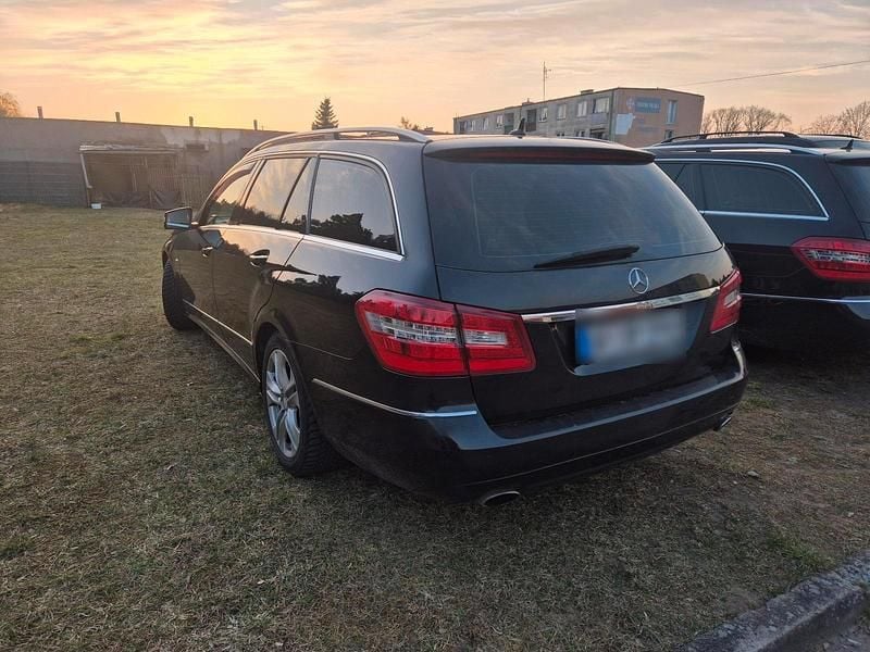 Second-hand Mercedes E350 231 CP (169 kW) 2010 Negru Break