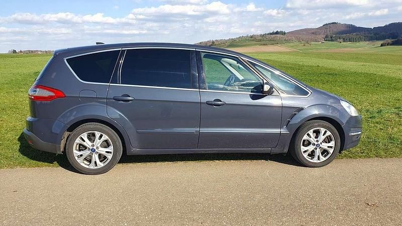 Second-hand Ford S-MAX Titanium 163 CP (119 kW) 2013 Monovolum
