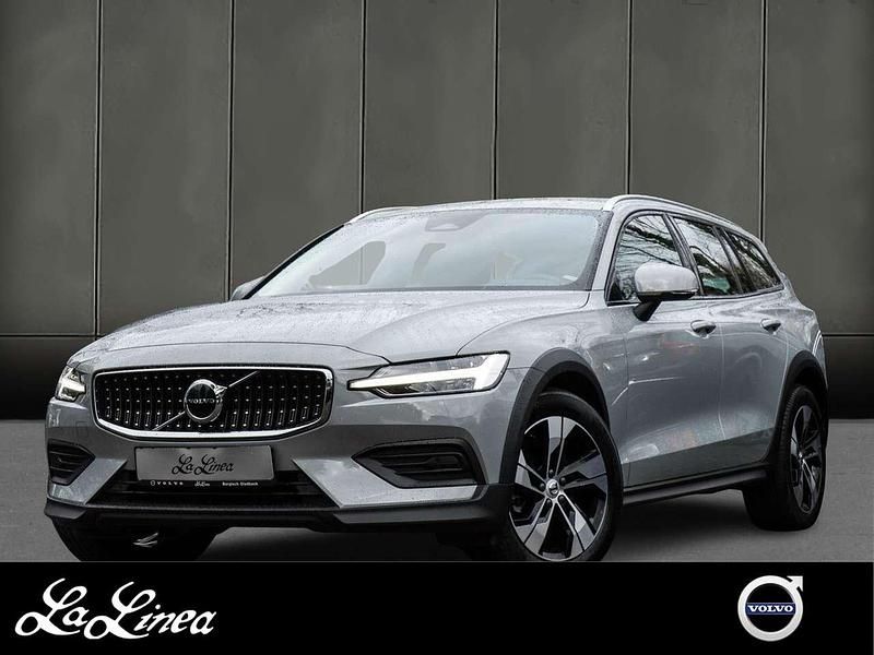 Gebraucht Volvo V60 CC Plus 197 PS (144 kW) 2023 Grau Kombi