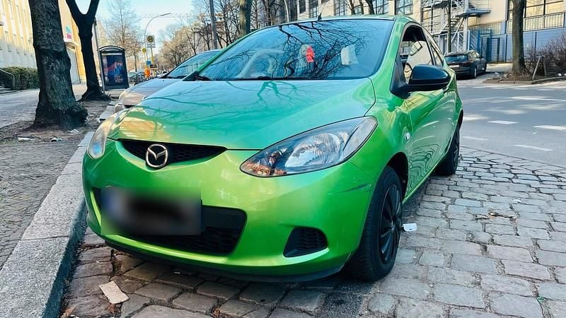 Gebraucht Mazda 2 75 PS (55 kW) 2009 Grün Kleinwagen