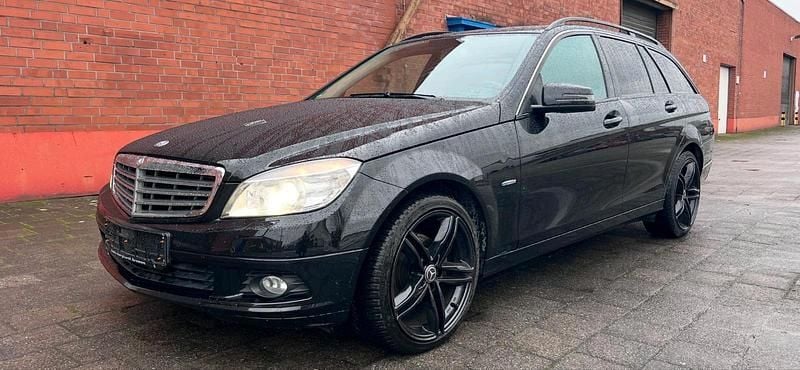 Schwarz Gebraucht 2010 Mercedes 190 Limousine | 6.950 € (Superpreis) - Bild 1/4