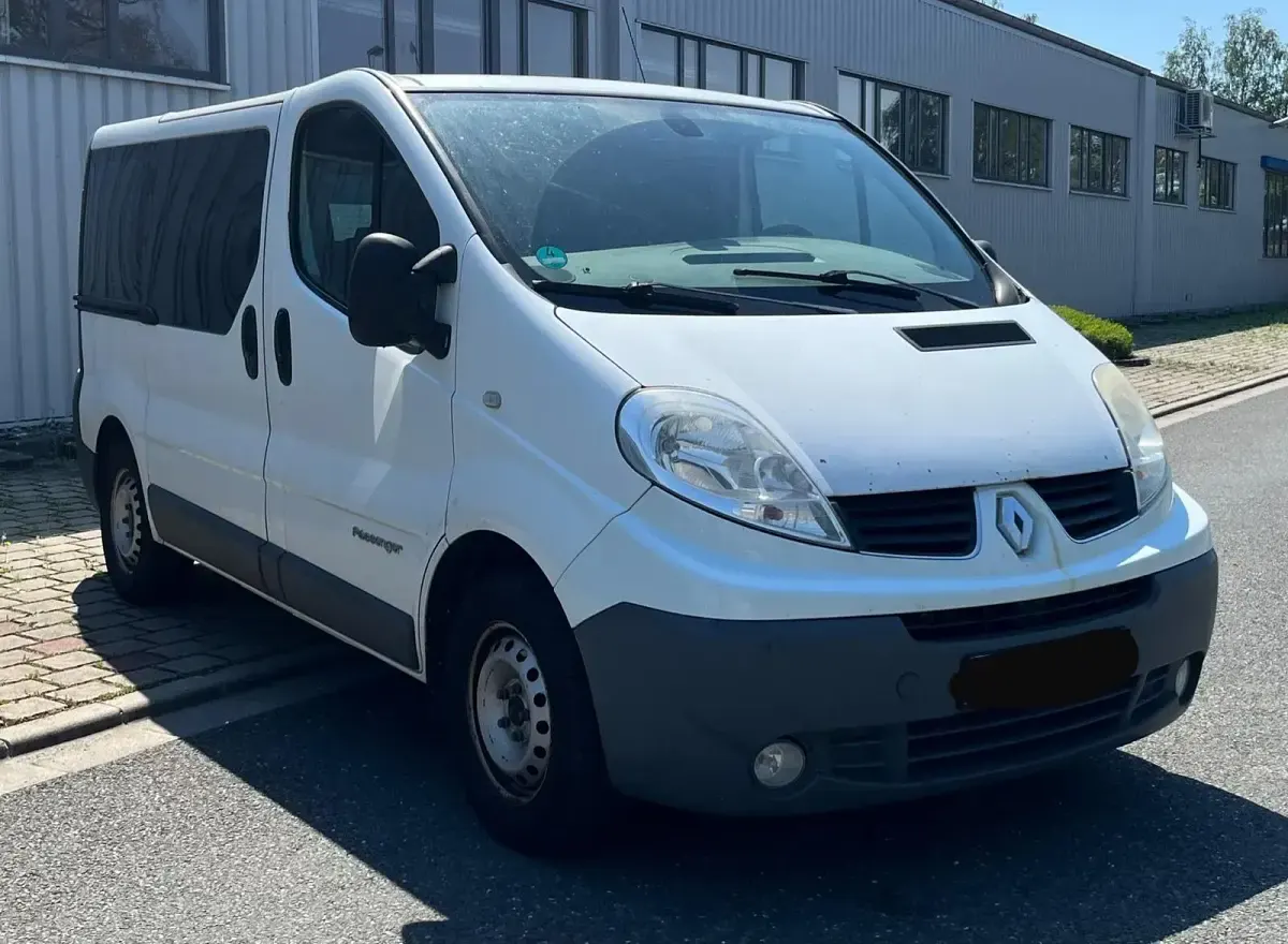 Gebraucht Renault Trafic 145 PS (106 kW) 2010 Weiß Van / Kleinbus