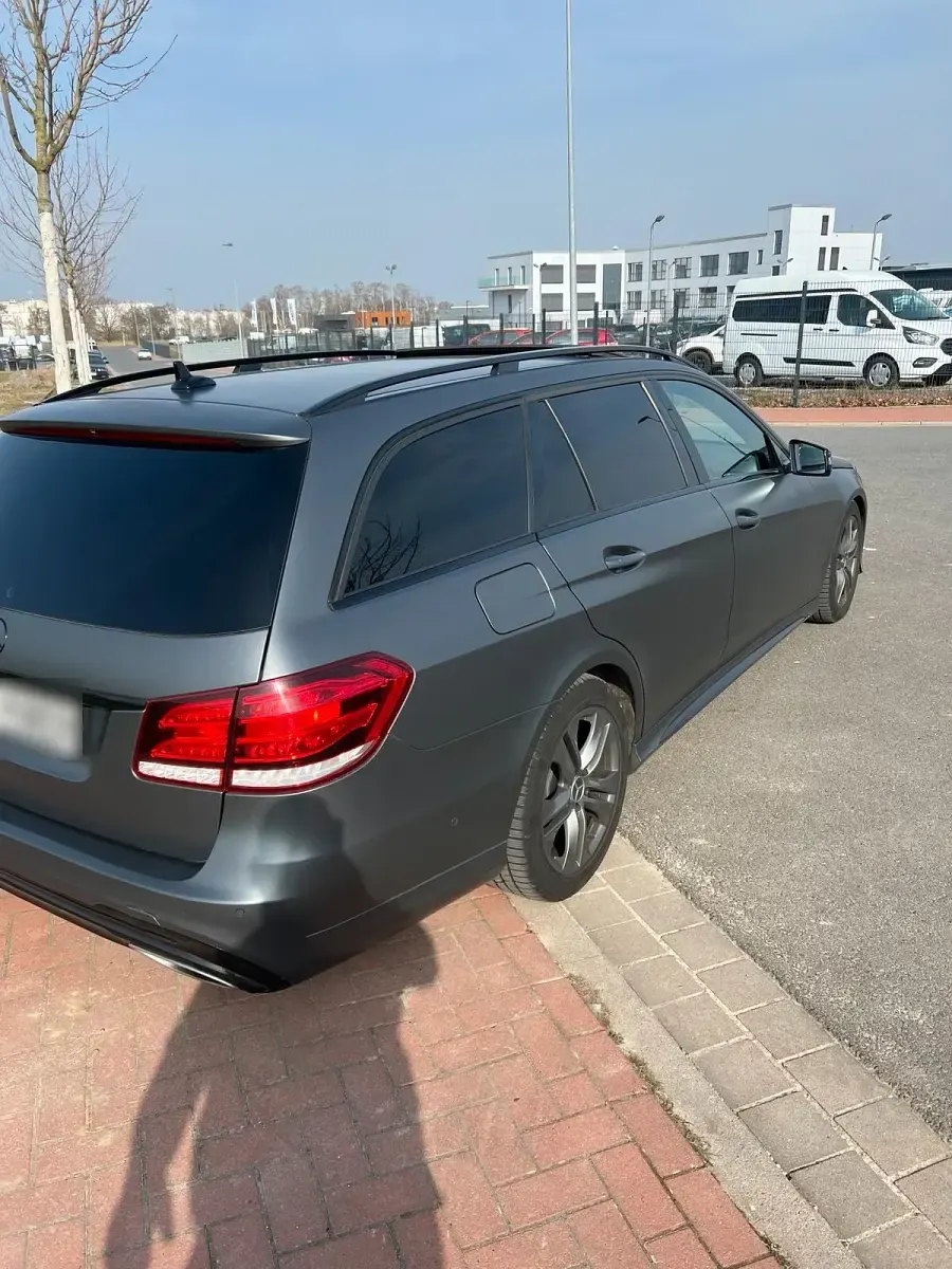 Gebraucht Mercedes E220 170 PS (125 kW) 2016 Grau Kombi
