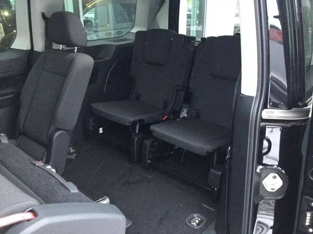 Neu VW Caddy Maxi 116 PS (85 kW) 2026 Schwarz Van / Kleinbus