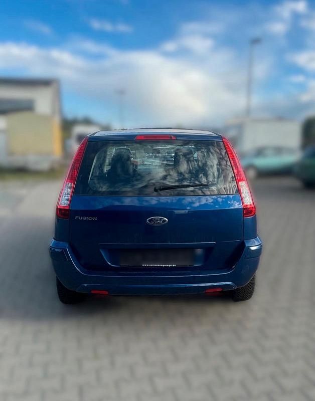 Gebraucht Ford Fusion 80 PS (58 kW) 2010 Blau Kleinwagen