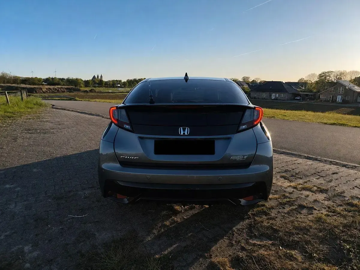 Gebraucht Honda Civic S 141 PS (103 kW) 2015 Grau Limousine