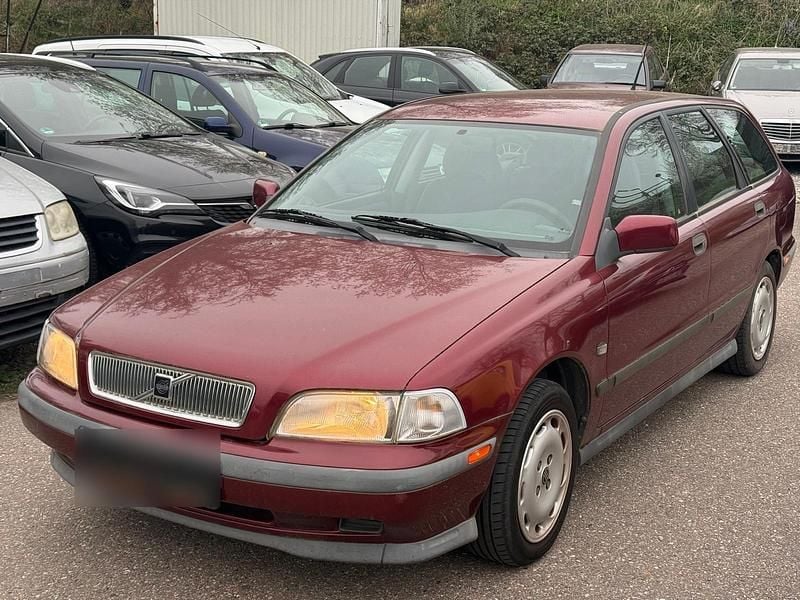 Gebraucht Volvo V40 116 PS (85 kW) 1997 Rot Kombi