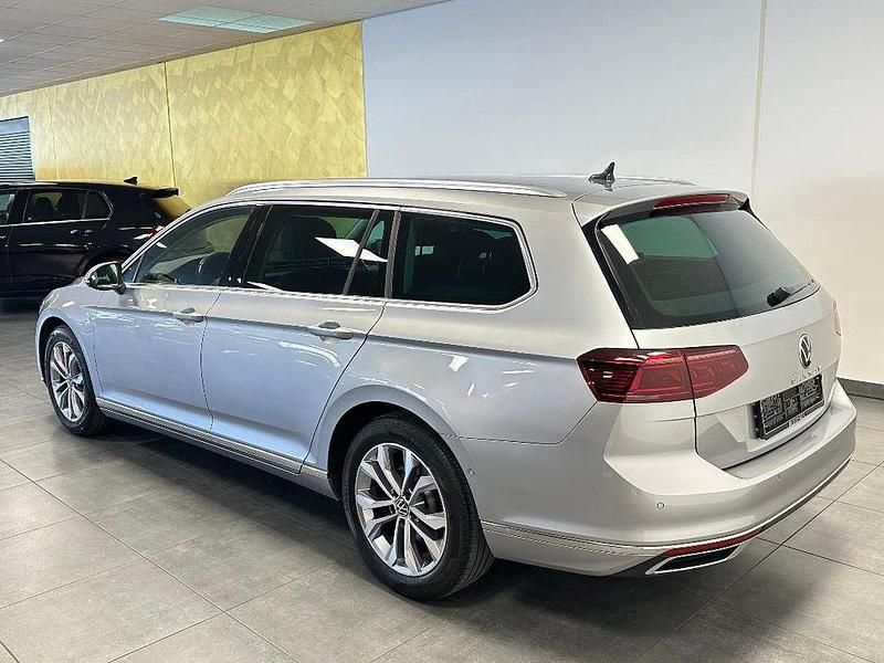 Usata VW Passat Elegance 200 CV (147 kW) 2021 Argento Station wagon