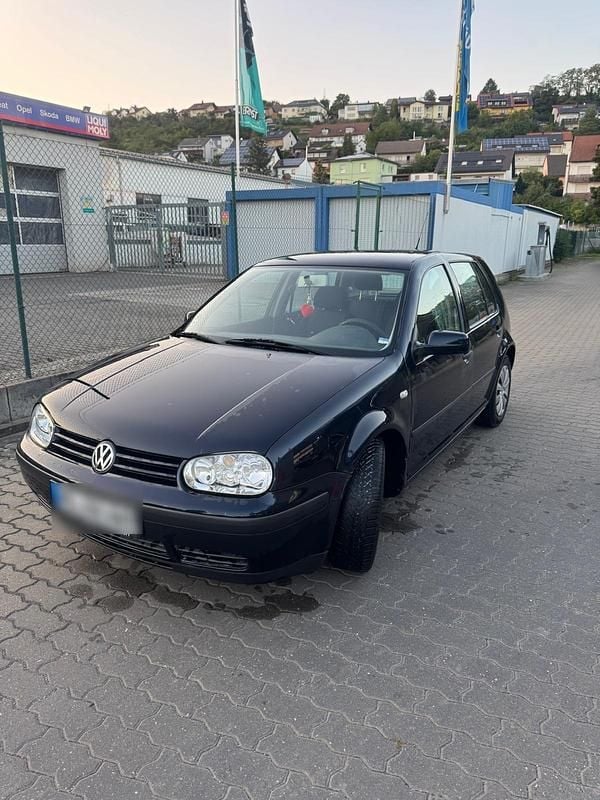 Blau Gebraucht 2001 VW Golf IV Limousine | 300 € (Superpreis) - Bild 1/4