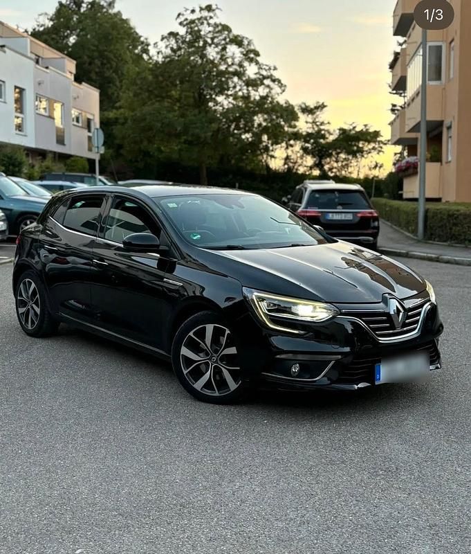 Schwarz Gebraucht 2016 Renault Mégane IV Kleinwagen | 10.500 € - Bild 1/2
