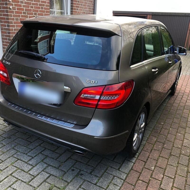 Braun Gebraucht 2012 Mercedes B200 Van / Kleinbus | 8.400 € (Guter Preis) - Bild 1/4