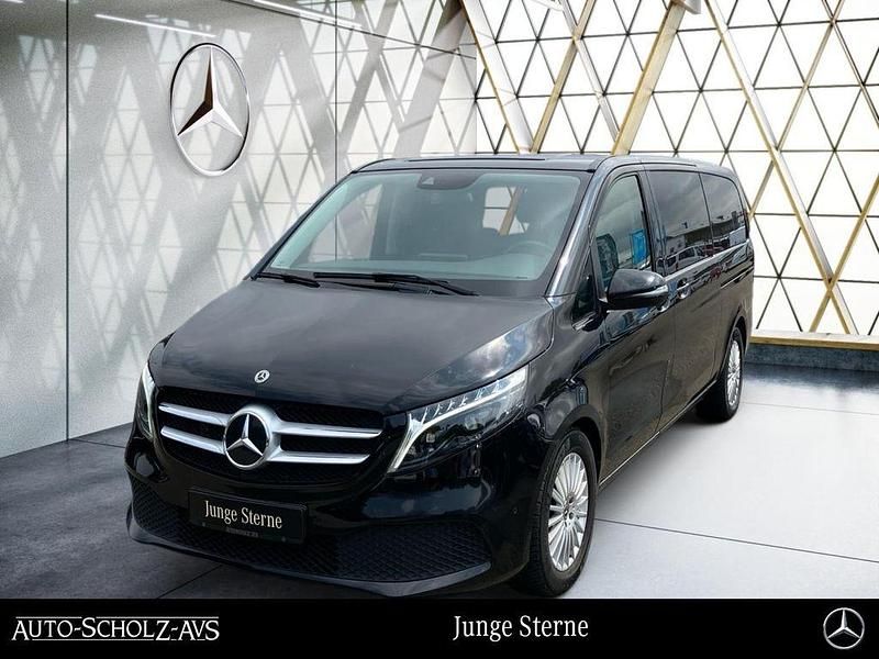 Schwarz Gebraucht 2023 Mercedes V300 Van / Kleinbus | 57.604 € (Superpreis) - Bild 1/3