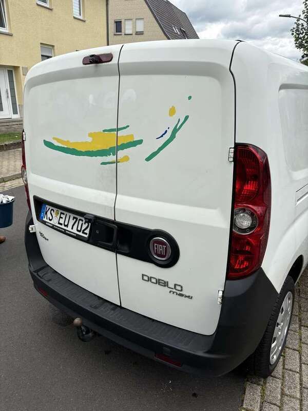 Weiß Gebraucht 2014 Fiat Doblò Van / Kleinbus | 6.200 € (Etwas zu teuer) - Bild 1/4