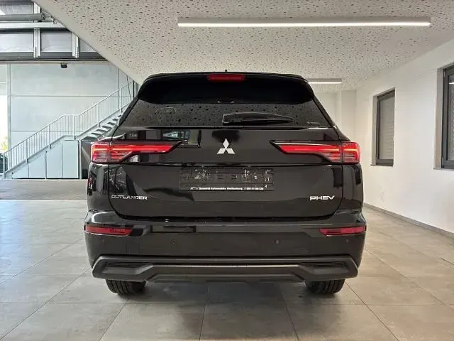 Neu Mitsubishi Outlander P-HEV Diamant Edition 306 PS (225 kW) 2026 Mondstein grau SUV
