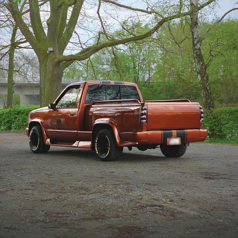 Second-hand Chevrolet Silverado 200 CP (147 kW) 1992 Portocaliu SUV