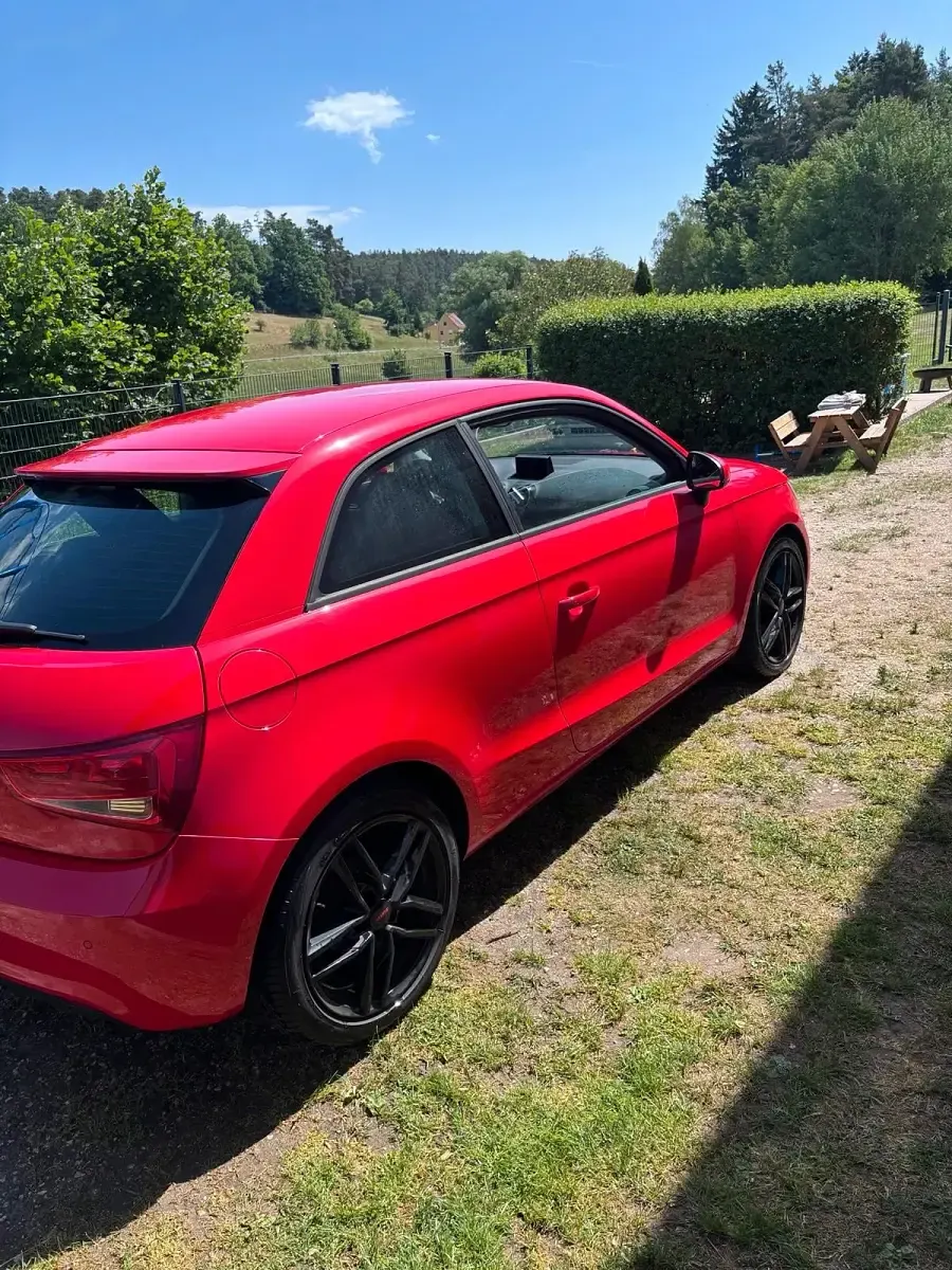 Gebraucht Audi A1 105 PS (77 kW) 2012 Rot Kleinwagen