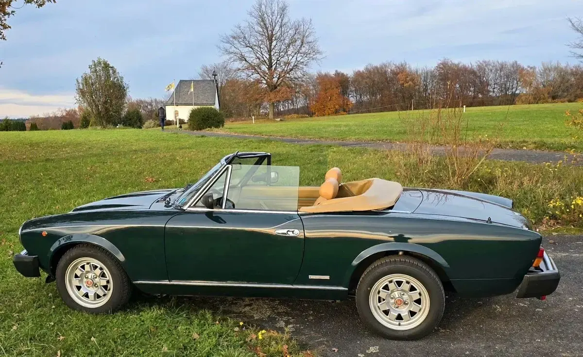 Gebraucht Fiat 124 Spider 105 PS (77 kW) 1984 Grün Cabrio