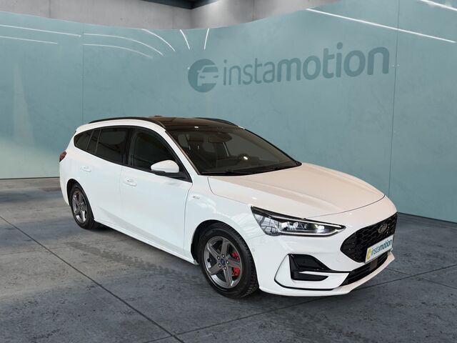 Weiß Gebraucht 2023 Ford Focus ST-Line X Kombi | 31.680 € - Bild 1/2
