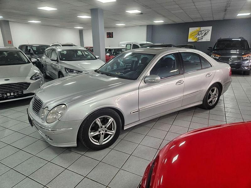 Gebraucht Mercedes E200 163 PS (119 kW) 2003 Silber Limousine