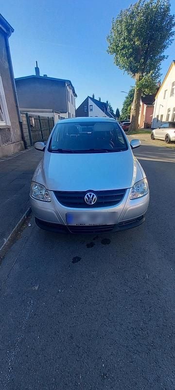 Grau Gebraucht 2010 VW Fox Kleinwagen | 1.250 € (Teuer) - Bild 1/4