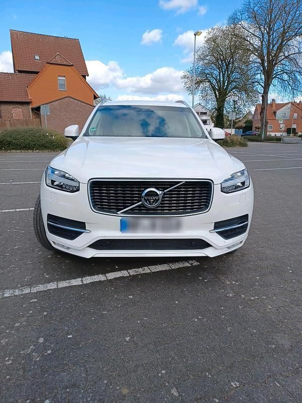 Weiß Gebraucht 2018 Volvo XC90 Inscription SUV | 30.900 € (Superpreis) - Bild 1/4