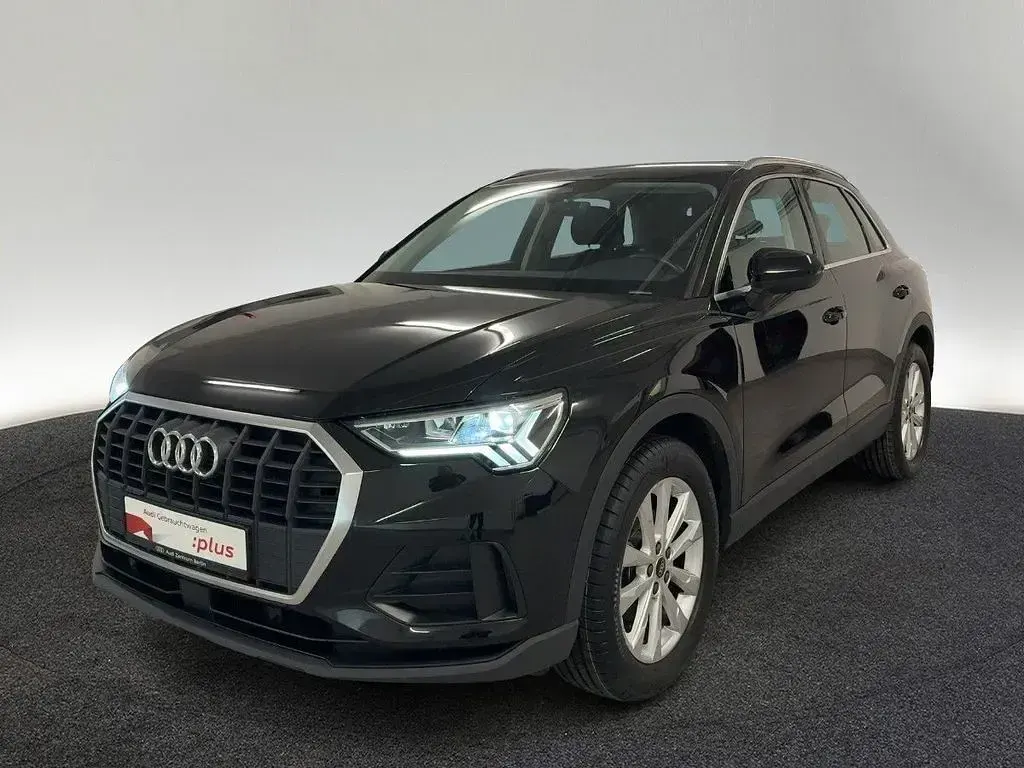 Używany Audi Q3 Ambiente 150 KM (110 kW) 2022 Czarny SUV