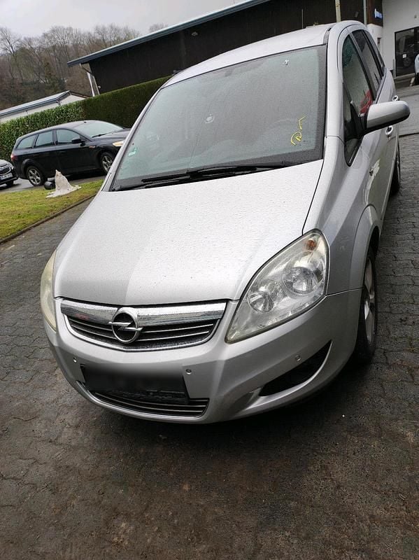 Silber Gebraucht 2008 Opel Zafira Van / Kleinbus | 1.666 € (Superpreis) - Bild 1/4