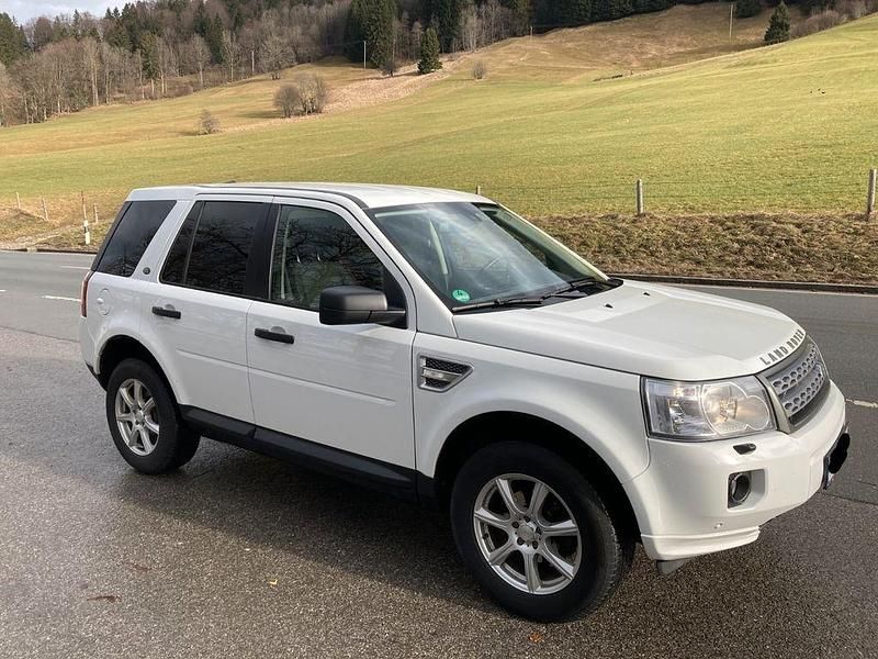 Weiß Gebraucht 2012 Land Rover Freelander 2 S SUV | 8.500 € - Bild 1/4