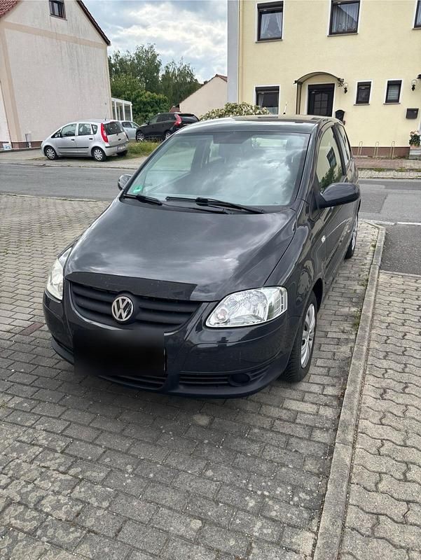 Gebraucht VW Fox 54 PS (39 kW) 2010 Grau Kleinwagen